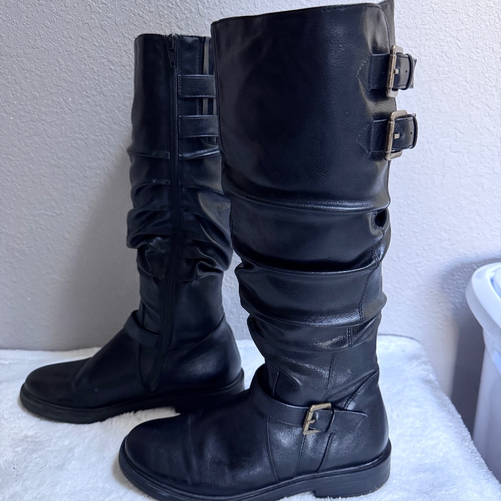 Women’s White Mountain Size 7 1/2 Medium NEW without tags